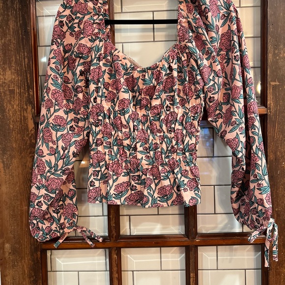 Better unsaid, floral top, size large, NWT - Picture 3 of 3